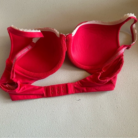Victoria’s Secret bra - Picture 2 of 4
